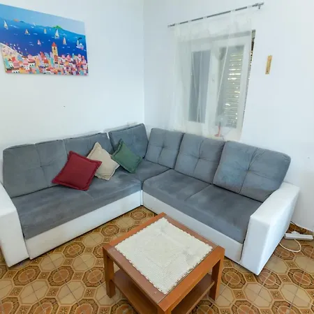 Sime Apartment *