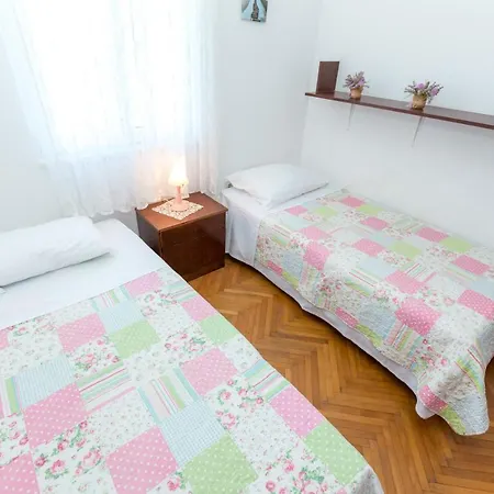 Sime Apartment *