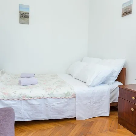Sime Apartment *